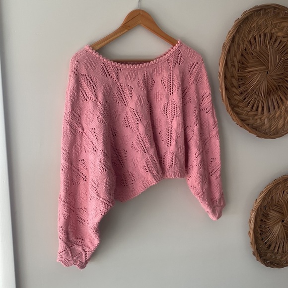 Vintage cropped scalloped crochet loose sweater. Relaxed slouchy size medium pin - Picture 7 of 9